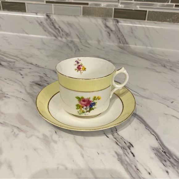 Vintage Rosina Bone China Teacup & Saucer set - Picture 5 of 12